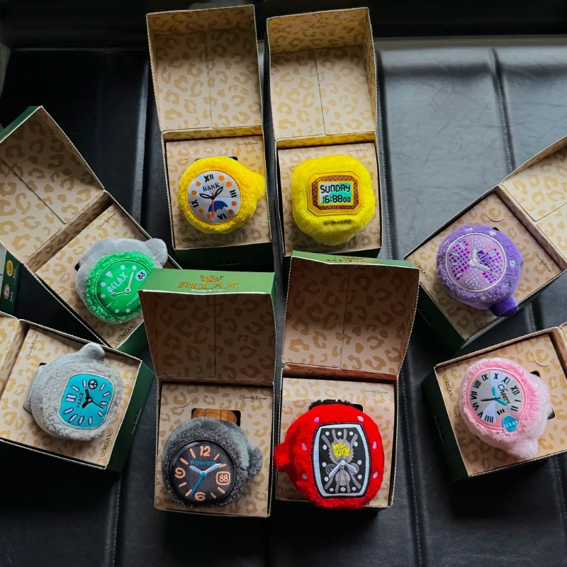 Disponibile Pop Sunday Peluche - Jewelry For Watches recensione e prezzo